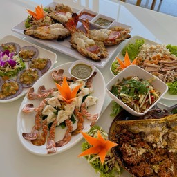 Set 2 / ยำทะเล,  ต้มยำรวมทะเล,  ข้าวผัดพริกเกลือไข่ปู