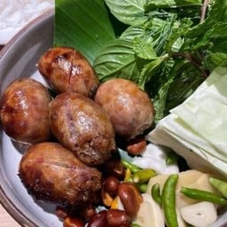 ไส้กรอกอีสาน Fermented Pork & Sticky Rice Sausage