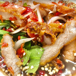 ยำคอหมูทอด01