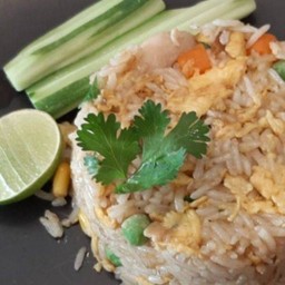 ข้าวผัดกะปิกุ้งสด