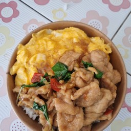 กระเพราหมูชิ้น+ไข่ข้น