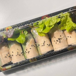 สลัดโรล (หน้าอกไก่)