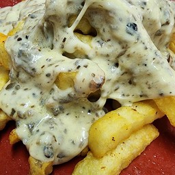 เฟรนช์ฟรายส์ชีสทรัฟเฟิล