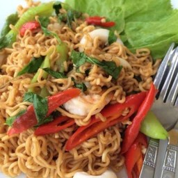 Stir Fried Instant Noodles With Kee Mao