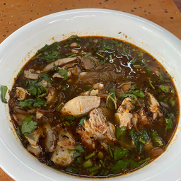 ต้มยำไก่ใส่วุ้นเส้น