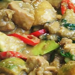 ผัดเขียวหวาน หอมใบโหระพา