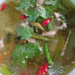 ต้มยำไก่ (ไก่แก่)