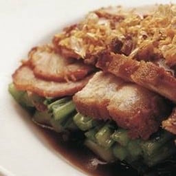 หมูแดงย่างถ่าน อบน้ำผึ้ง 1 จาน