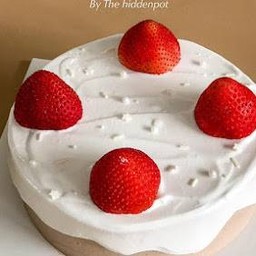 chocolate cake with fresh strawberry