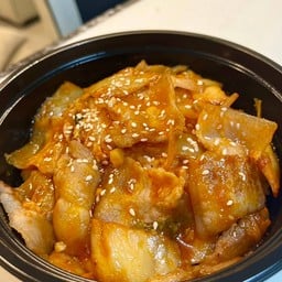 ข้าวหน้าหมูสามชั้นกินจิ