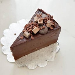 เค้กดาร์คช็อค คาเคานิบส์ Dark Choc Cacao Nibs