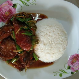 ข้าวผัดเผ็ดปลาทอด