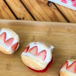 Bomboloni สตรอว์เบอร์รี