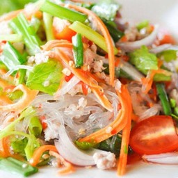 [อร่อยซ่ากับโค้ก] ยำวุ้นเส้น+หมูสับ+โค้กออริจินัล(กระป๋องเล็ก)