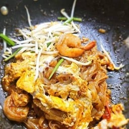 ผัดไทกุ้งสด