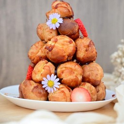Croquembouche