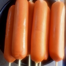 ใส้กรอกไก่หนังกรอบ