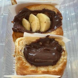 ปังไส้ทะลัก นูเทลล่า+นูเทลล่า กล้วยหอม (ราคาพิเศษ!!!!  ชุด 2 ชิ้น)