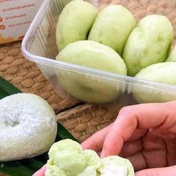 โดนัทใส่ไส้ 6 ชิ้น