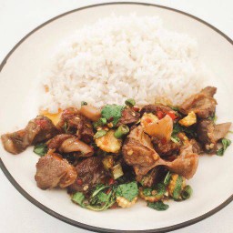 ข้าวกระเพราหมูตุ๋น