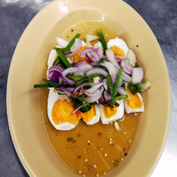 ยำไข่เค็ม