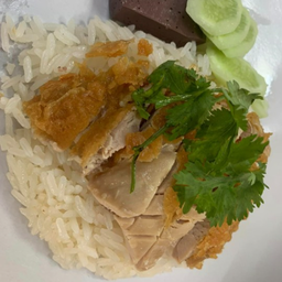 ข้าวมันไก่ทอด(พิเศษ)
