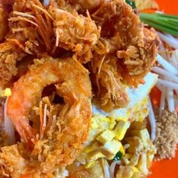 ผัดไทกุ้งกรอบบบ อร่อยไม่ไหววว
