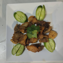 ทอดกระเทียมหมู