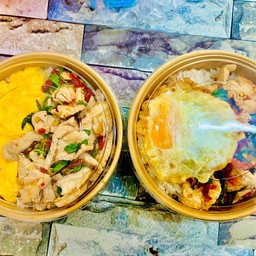 ข้าวกะเพราหมูชิ้น