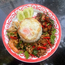 กระเพราถาด