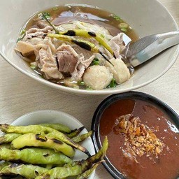 ก๋วยเตี๋ยวหมูพิเศษ