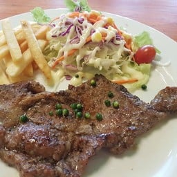 ร้านดำเนินสะดวก ตลาดพาเจริญ คลองสาม