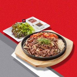 เนื้อย่างเกาหลี บุลโกกิ (เสิร์ฟพร้อมผัก และน้ำจิ้ม)