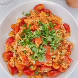 ไข่ผัดมะเขือเทศ (กับข้าว) ไข่ 2 ใบ