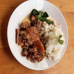 ข้าวขาหมูนายโอ