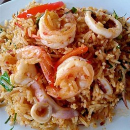 ข้าวผัดต้มยำทะเล