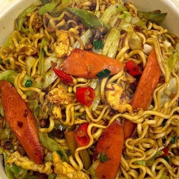 麻辣炒方便面 ผัดมาม่าหมาล่า