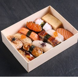 ซูชิรวมแบบพิเศษ