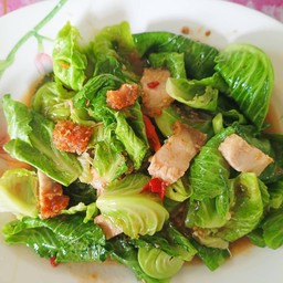 แขนงหมูกรอบ (กับข้าว)