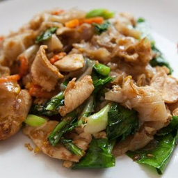 ผัดซีอิ้วหมู