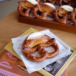 Sourdough Pretzel (Plain)