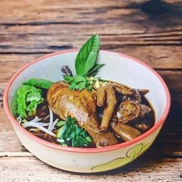 ร้านก๋วยเตี๋ยวไก่ตุ๋นป้าสาย