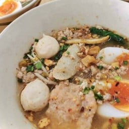 ก๋วยเตี๋ยวหมูตำลึงเจ้าเก่าเยาวราช