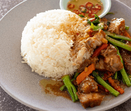 ข้าวคะน้าหมูกรอบ