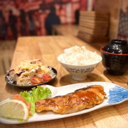 C13-ข้าวหน้าแซลมอนย่างเทอริ