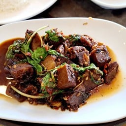 ผัดกะเพราเนื้อเปื่อย