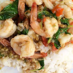 กะเพรากุ้งราดข้าว