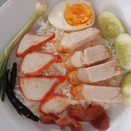 ตาลบะหมี่เกี๊ยว ข้าวหมูแดง หมูกรอบ อ่อนนุช46.เจ้าเก่าแบริ่ง4