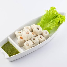 ลูกชิ้นสี่เหลี่ยมลวก