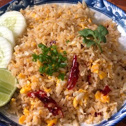 ข้าวผัดไข่พริกแห้ง